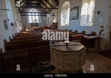 Interno della chiesa di San Michele a sud Elmham, Suffolk, Inghilterra, Foto Stock