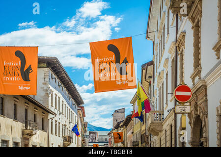 Festival internazionale di economia, via Belenzani, Trento, Trentino Alto Adige, Italia, Europa. Foto Stock