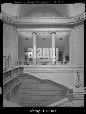 Scale HALL, guardando ad ovest dal secondo piano libreria gratuita di Philadelphia, Central Library 1901 Vine Street, Philadelphia, Contea di Philadelphia, PA Trumbauer, Orazio, architetto di Abele, Julian, architetto Carnegie, Andrew, finanziere alleanza di conservazione per una maggiore Philadelphia, sponsor Foto Stock