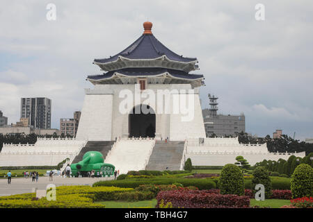 Serbatoio di Taiwan uomo segna tiananmen repressione ANNIVERSARIO Foto Stock