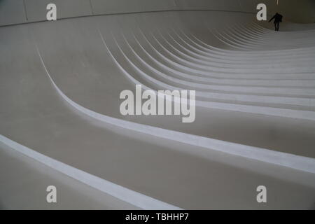 In Azerbaigian baku la vista del centro di arte moderna museo edifici concetto astratto Foto Stock