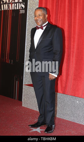 Trevor Michael Georges chi gioca Ed Bailey in Coronation Street frequentando il British Soap Awards 2019 tenutosi presso il teatro lirico al Lowry di Manchester. Foto Stock