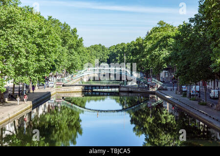 Ponte sul Canal Saint-Martin a Parigi Foto Stock