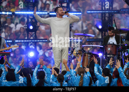 Madrid, Spanien. Dal 01 Giugno, 2019. Immaginate di draghi (rock band DAGLI STATI UNITI D'AMERICA) con il cantante Dan Reynolds eseguendo. Il calcio finale di Champions League 2019/Tottenham Hotspur-Liverpool FC 0-2, stagione2018/19, al 01.06.2019, Stadio Wanda Metropolitano. | Utilizzo di credito in tutto il mondo: dpa/Alamy Live News Foto Stock