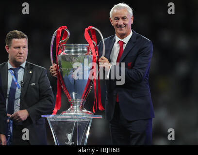 Madrid, Spagna. Dal 01 Giugno, 2019. Ian Rush con Champions League Trophy, Tottenham Hotspur FC V Liverpool FC, 2019 Credit: Allstar Picture Library/Alamy Live News Foto Stock