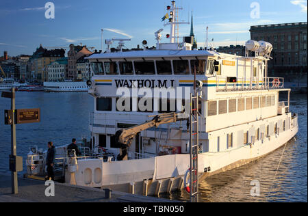 Waxholm i rompighiaccio azionate da Waxholmsbolaget in Strömkajen, Stoccolma, Svezia Foto Stock