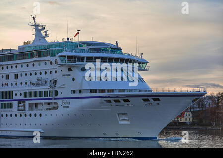 La nave di crociera M/S Birka Stockholm vela lontano da Stoccolma, Svezia Foto Stock