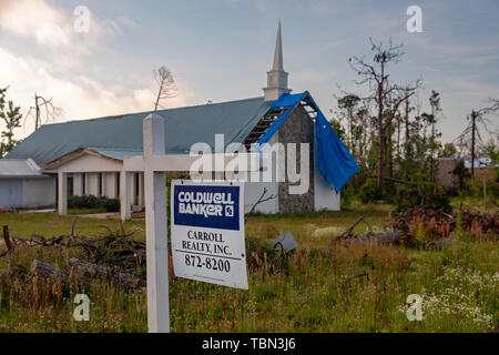 Panama City, Florida - Distruzione da uragano Michael è diffusa sette mesi dopo la categoria 5 tempesta ha colpito la Florida Panhandle. Il danneggiato Foto Stock