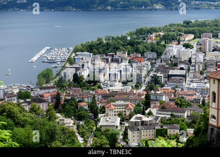 Vista aerea di moderni appartamenti Locarno, Lago Maggiore, Svizzera Foto Stock