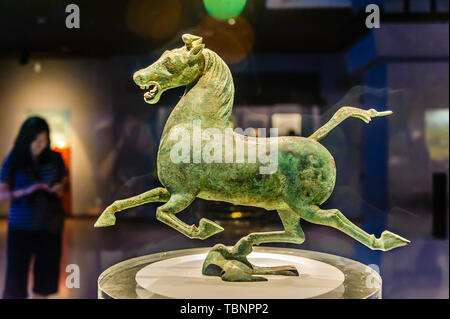 Lanzhou Gansu Museo Provinciale di rame cavallo in esecuzione tocca Feiyan Foto Stock