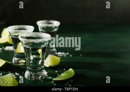 Scatti di tequila sul tavolo Foto Stock