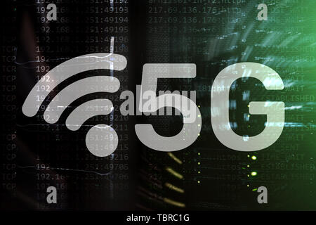 5G, la rete 5G La connessione internet nel concetto di sfondo digitale. Comunicazione intelligente concetto di rete Foto Stock