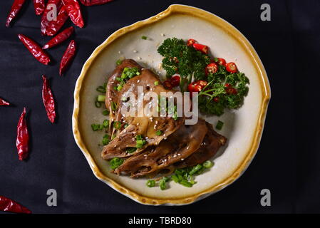 Cucina cinese cucina Sichuan e Chongqing fiume e lago di cucina cucina Cinese salamoia testa d'anatra Foto Stock