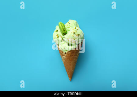 Gustoso gelato sul colore di sfondo Foto Stock
