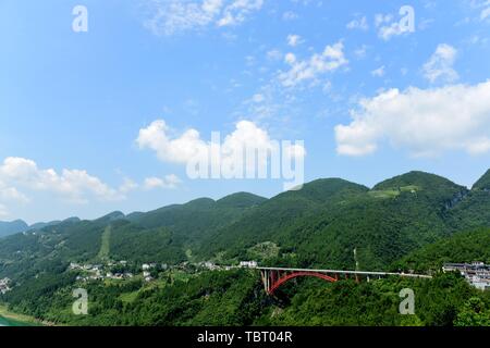 Scenario del ponte Nanlido in Enshizhou, provincia di Hubei Foto Stock