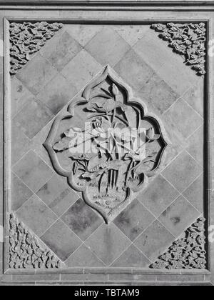 Motivi decorativi sulle pareti di edifici cinesi Foto Stock