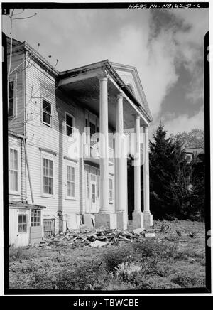 ELEVAZIONE PRINCIPALE, DETTAGLIO CHE MOSTRA IL PORTICO D'INGRESSO, VISTA DALLA SOUTHEAST William Roe House, 160 Grand Street, Newburgh, Orange County, NY Foto Stock