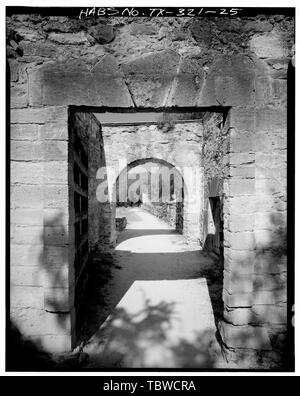 INGRESSO PRINCIPALE AL COMPLESSO, ANGOLO SUD-OVEST della Missione San Juan de Capistrano, Berg's MillGraf Road, San Antonio, Bexar County, Texas Foto Stock