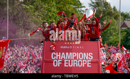 2 giugno 2019 , Liverpool, in Inghilterra; la UEFA Champions League, Liverpool FC Champions League vincitori celebrazioni e bus aperti parade ; credito: Terry Donnelly/news immagini Foto Stock