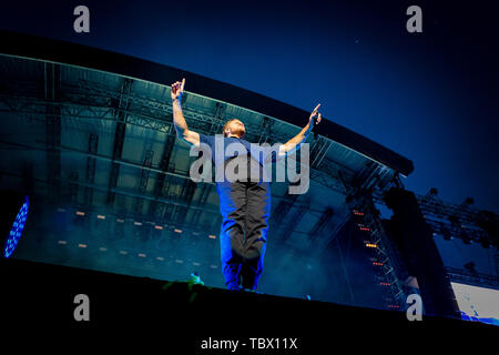 Firenze Italia 2 Giugno 2019 immaginare draghi live all Ippodromo delle Cascine - Visarno Arena - Firenze © Andrea Ripamonti / Alamy Foto Stock