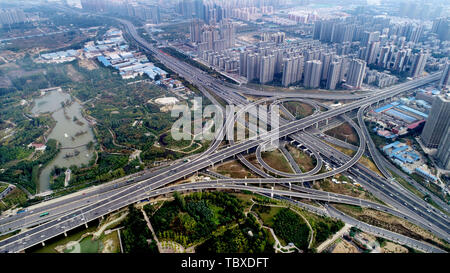 Riprese aeree del West terzo anello strada agricola, Zhengzhou Foto Stock