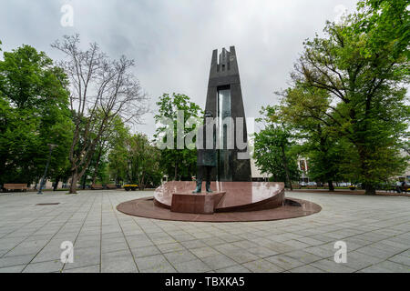 Vilnius, Lituania. Maggio 2019. la statua in Vincas Kudirka Square Foto Stock