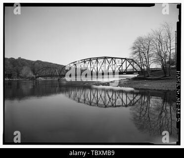 Elevazione del Nord, la struttura e gli approcci Glendale Road Bridge Spanning Deep Creek Lake su strada di Glendale, McHenry, Garrett County, MD Foto Stock