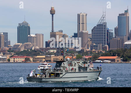 HMAS Gascoyne (M 85) Classe Huon Minehunter nave costiera della Royal Australian Navy nel porto di Sydney. Foto Stock