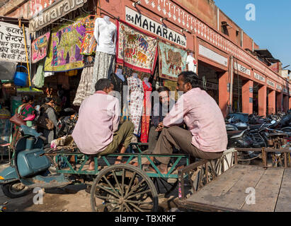 Bazar della Città Vecchia (città rosa), Jaipur, Rajasthan, India Foto Stock