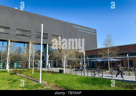 Erwin Schrödinger Zentrum, Rudower avenue, Eagle Court, Treptow-Köpenick, Berlino, Germania, Rudower Chaussee, Adlershof, Deutschland Foto Stock