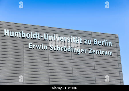 Erwin Schrödinger Zentrum, Rudower avenue, Eagle Court, Treptow-Köpenick, Berlino, Germania, Rudower Chaussee, Adlershof, Deutschland Foto Stock