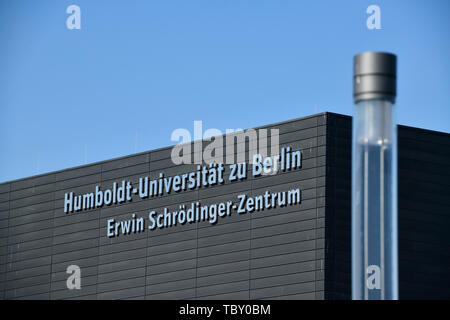 Erwin Schrödinger Zentrum, Rudower avenue, Eagle Court, Treptow-Köpenick, Berlino, Germania, Rudower Chaussee, Adlershof, Deutschland Foto Stock