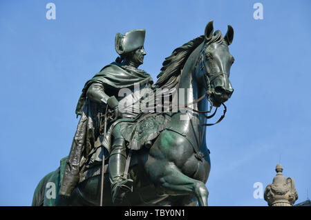 Il pilota della monumento Friedrich il tallness, sotto i tigli, medio, Berlino, Germania, Reiterdenkmal Friedrich Der Große, Unter den Linden, Mitte, De Foto Stock