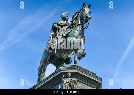 Il pilota della monumento Friedrich il tallness, sotto i tigli, medio, Berlino, Germania, Reiterdenkmal Friedrich Der Große, Unter den Linden, Mitte, De Foto Stock