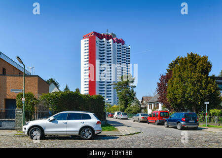 Blocco a torre, Zwickauer dam 12, Gropiusstadt, Neukölln, Berlino, Germania, Wohnhochhaus, Zwickauer Damm 12, Deutschland Foto Stock