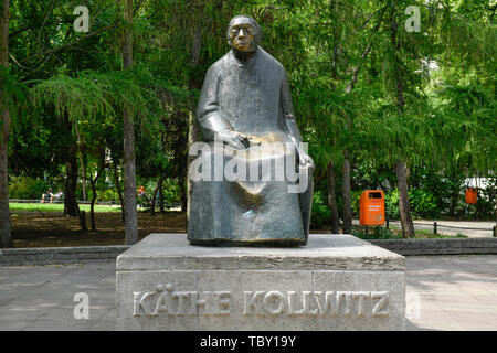 Monumento Kate Kollwitz, luogo Kollwitz, Prenzlauer montagna, Pankow, Berlino, Germania, Denkmal Kate Kollwitz, Kollwitzplatz, Prenzlauer Berg, Deutschl Foto Stock
