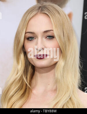 WESTWOOD, Los Angeles, California, Stati Uniti d'America - 03 giugno: attrice Sophie Turner arriva a Los Angeles prima di perfezione del Amazon Video "a caccia di felicità" tenutasi presso il Regency Bruin Theatre il 3 giugno 2019 a Westwood, Los Angeles, California, Stati Uniti. (Foto di Xavier COLLIN/Image Press Agency) Foto Stock