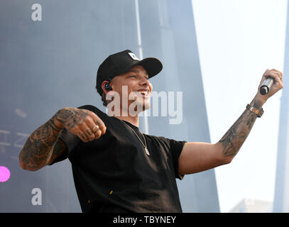 2 giugno 2019 - KANE BROWN porta il paese alla sabbia per il 2019 Festival patriottica in Virginia Beach, Virginia il 2 giugno 2019...Foto Â© Jeff Moore (credito Immagine: © Jeff Moore/ZUMA filo) Foto Stock