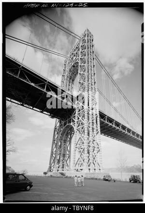 NEW JERSEY TORRE DA RASE George Washington Bridge Spanning Fiume Hudson tra Manhattan e Fort Lee, NJ, New York New York County, NY