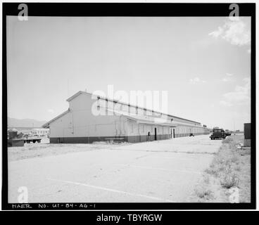 Il nord e l ovest affacciati lati Ogden arsenale, linea di caricamento e di assemblaggio, costruzione 3263 Hickory Avenue, Layton, Davis County, UT WegmanFrench, Lysa trasmettitore Dockendorf, Richard, fotografo Foto Stock