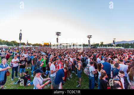 Firenze, Italia. 02Giugno, 2019. Dan Reynolds, Wayne sermone Ben McKee e Daniel Platzman aka immaginare Draghi ha scelto l'Italia per eseguire nell'unica tappa europea del loro tour. Il 2 giugno la band statunitense ha preso la fase del Visarno Arena a Firenze per eseguire in tutti i loro più grandi successi di record. Il concerto è stato organizzato da Livenation Italia. Credito: Luigi Rizzo/Pacific Press/Alamy Live News Foto Stock