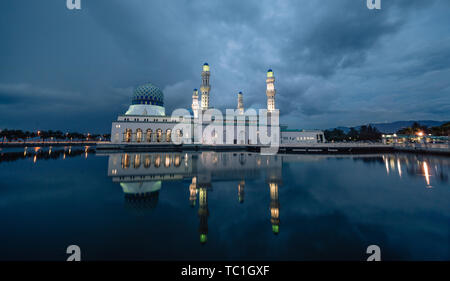 Sabah moschea di acqua Foto Stock