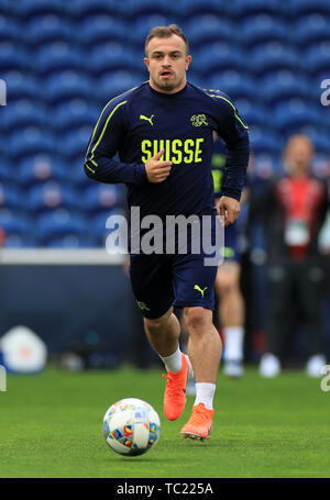 La Svizzera Xherdan Shaqiri durante la sessione di formazione a Estadio do Dragao, Porto. Foto Stock