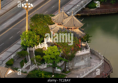 Padiglione Hejiang sulle rive di nove Ponte dell'occhio a Chengdu Foto Stock