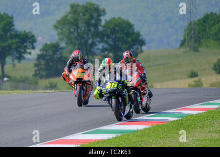 SCARPERIA,Firenze ITALIA 1 GIUGNO 2019 Valentino Rossi (46) di Italia e Monster Energy Yamaha MotoGP in azione durante la del 2019 grande Prix italiano al Mugello il 1 giugno 2019 (foto di Marco Iorio) Foto Stock