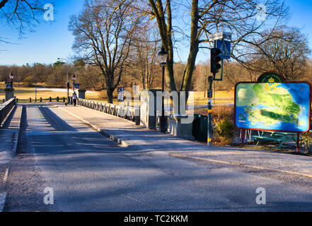 Mappa gigante, Djurgardsbrunnsbron, (Djurgarden e ponte), Stoccolma l'ultimo ponte girevole, Djurgarden, Stoccolma, Svezia e Scandinavia Foto Stock