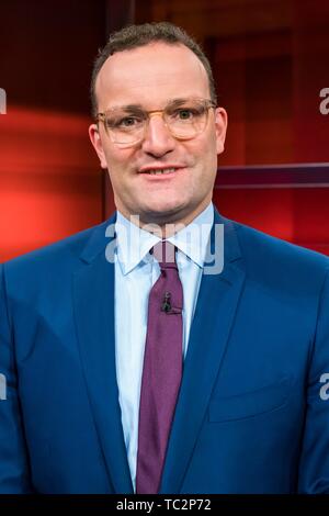 Berlino, Deutschland. 03 Giugno, 2019. 03.06.2019, Jens Spahn, CDU, Ministro federale della sanità in studio TV a Hart ma leale in studio di Adlershof a Berlino. Ritratto del candidato. | Utilizzo di credito in tutto il mondo: dpa/Alamy Live News Foto Stock