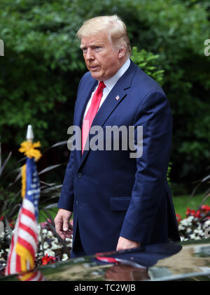 Londra, Regno Unito. 04 Giugno, 2019. Il presidente statunitense Donald Trump lasciare 10 Downing Street come parte di un suo ufficiale visita di Stato nel Regno Unito. Credito: SOPA Immagini limitata/Alamy Live News Foto Stock