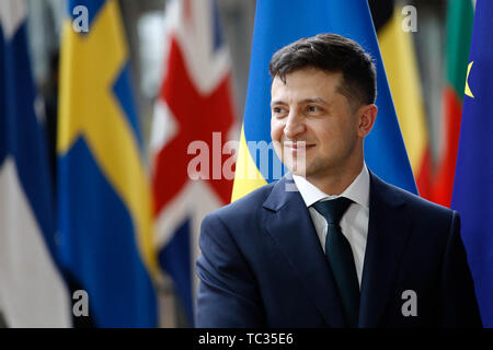 Bruxelles, Belgio. 5 Giugno, 2019. Il presidente ucraino Volodymyr Zelensky è accolto dal Presidente del Consiglio europeo Donald Tusk davanti a loro incontro. Credito: ALEXANDROS MICHAILIDIS/Alamy Live News Foto Stock