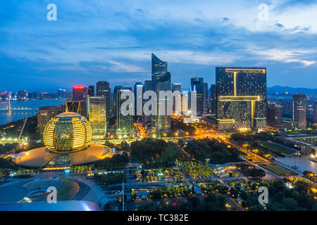 Paesaggio notturno in Hangzhou Foto Stock